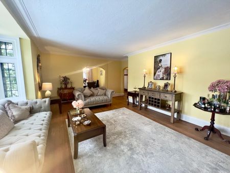 For Lease - 235 Dawlish Avenue, Toronto, Ontario - Photo 2