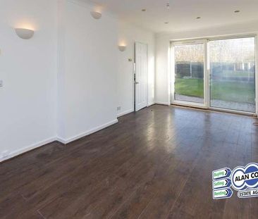 Sandringham Green, Alwoodley, LS17 - Photo 2