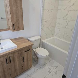 Grand condo 5 1/2 a louer - Photo 3