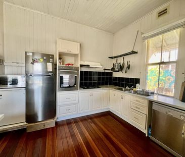 Fully Furnished Dovedale Cottage - Photo 5