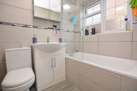 2 bedroom maisonette to rent - Photo 5