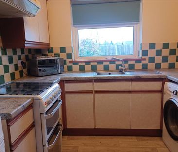 2 bedroom bungalow to rent - Photo 3