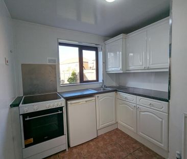 2 bedroom semi-detached house to rent - Photo 6
