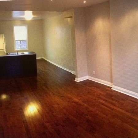 Little Italy, 3Bdrm, 2level, Sep. Entrance, Upper floor apartment - Photo 4