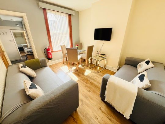 4 Bed Student Accommodation - Photo 1