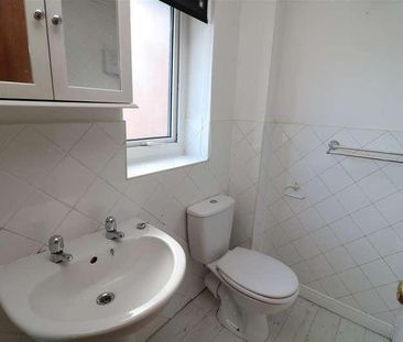 Summerdown Court, White Horse Way, Westbury, BA13 - Photo 5