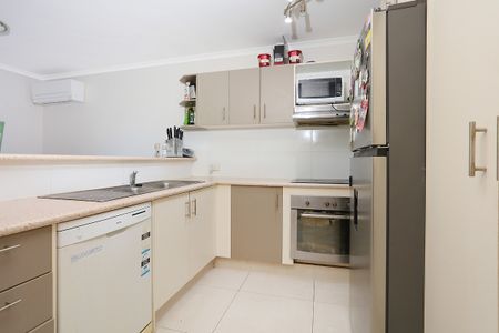 16/102-104 Alexander Drive, Highland Park QLD 4211 - Townhouse For Rent | Domain - Photo 4