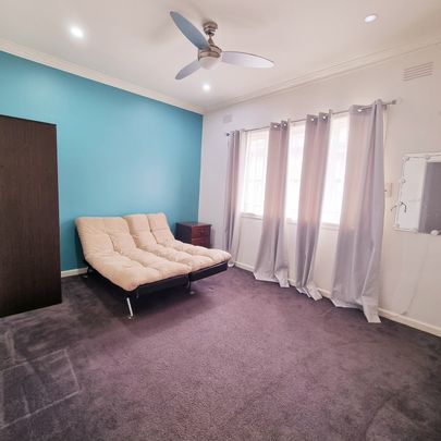 Ardeer - Photo 1