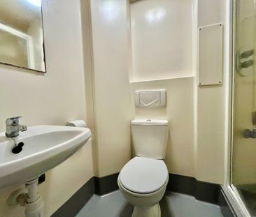 St. Marks Avenue, Leeds - Photo 2