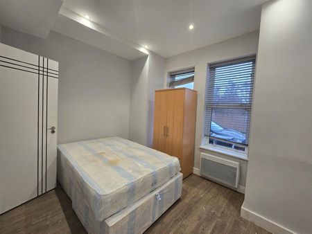 Layton Road, Brentford TW8, London - Photo 5