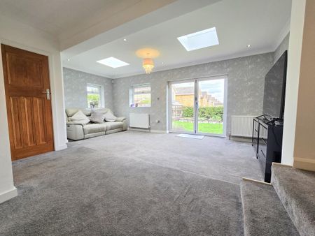 3 bedroom semi-detached house to rent - Photo 2