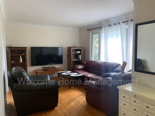 $1,895 / 3 br / 1 ba / Beautiful 3-Bedroom Upper Unit in Thorold! - Photo 1
