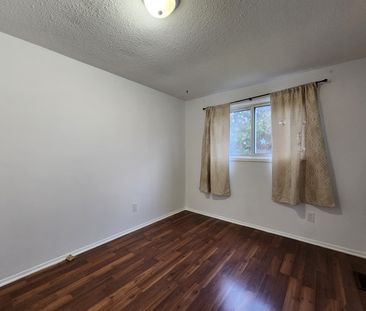 For Lease - 5 CALCOTT Court Unit# UPPER, Thorold, Ontario - Photo 2