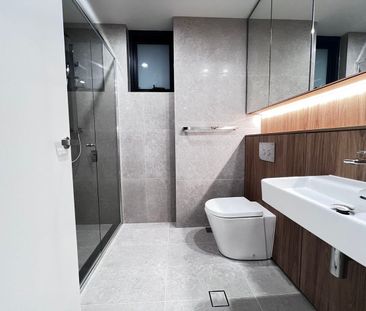 Contemporary Comfort – Stylish 2-Bedroom Apartment - Photo 4