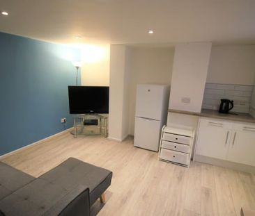 2 Bed Terraced House, Lumley Walk, LS4 - Photo 1