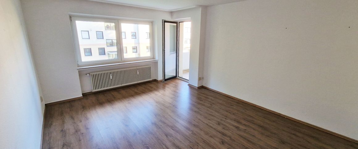 Nähe Waldsee & TU: Helle & gut geschnittene 4-Zimmer-Wohnung mit 2 Balkonen - Photo 1