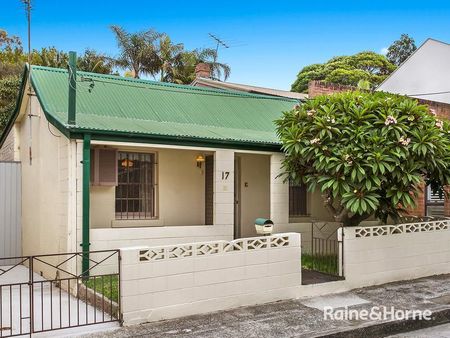 Charming Freestanding Home with Courtyard in the Heart of Woollahra - Photo 4