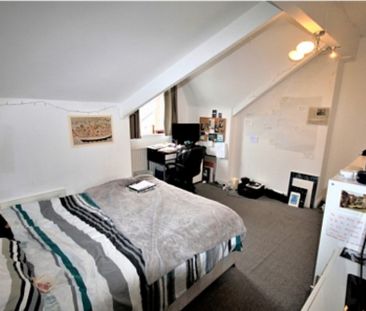 5 Bed - 37 Hartley Crescent, Woodhouse, Leeds - LS6 2LL - Student - Photo 1