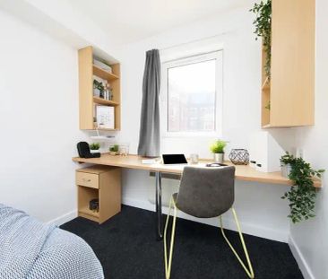 Medium Standard Double Ensuite - Photo 3