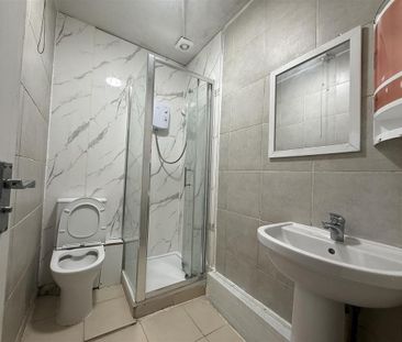 Studio to rent - Photo 6