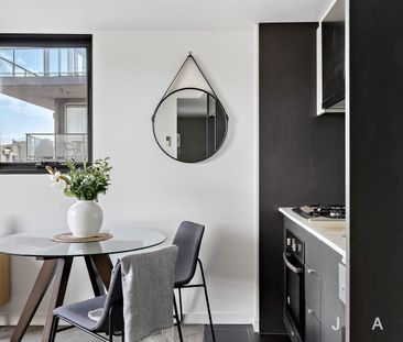 Sophisticated Urban Living - Photo 4