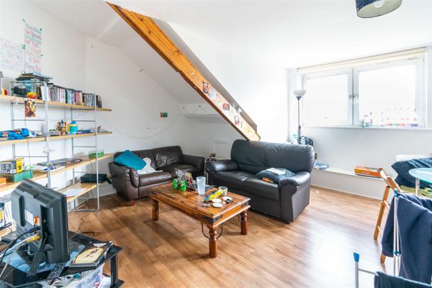 4 bed apartment to rent in Grosvenor Place, Jesmond, NE2 - Photo 1