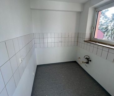 Schöne 4-Zimmer Erdgeschosswohnung mit Balkon zu vermieten - Foto 4