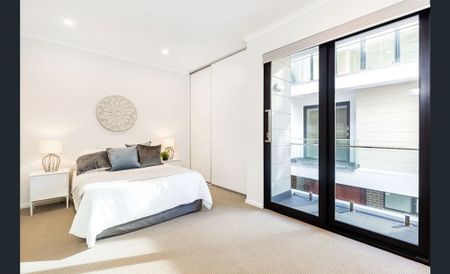 3-bedroom shared house / townhouse, Churchill Road - Photo 2