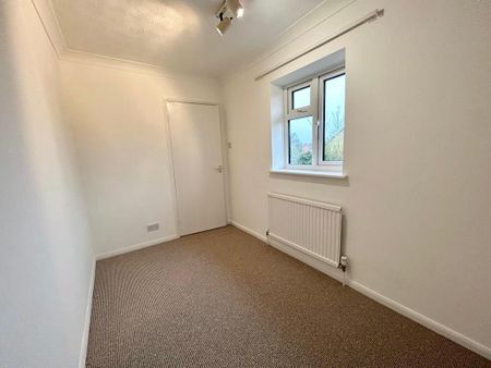 4 bedroom detached house to rent - Photo 5