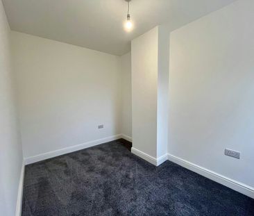 Terraced House to rent on - Photo 1