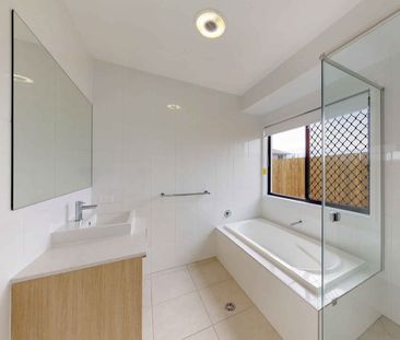 STYLISH HOME - Photo 6