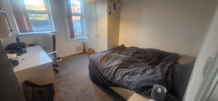 4 Bed - 161B Kirkstall Lane, Headingley, Leeds - LS6 3EJ - Student - Photo 3