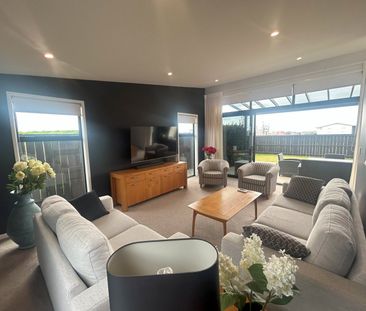 Ready And Fully Furnished - Papamoa Beach - Photo 3