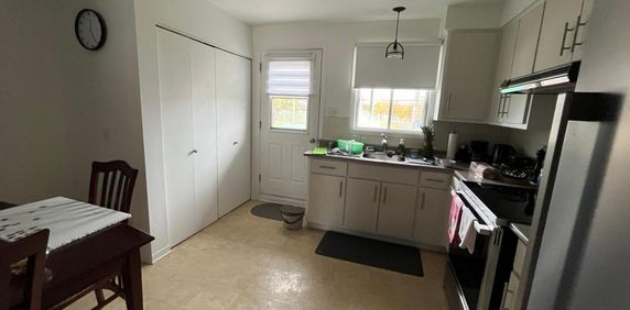 4 1/2 à louer - Photo 2