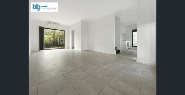 Modern Three bedroom Townhouse in Cranbourne East - Photo 1