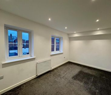 3 bedroom semi-detached bungalow to rent - Photo 3