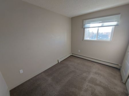 Beautiful 2 Bedroom Unit in Parkvale!! - Photo 2