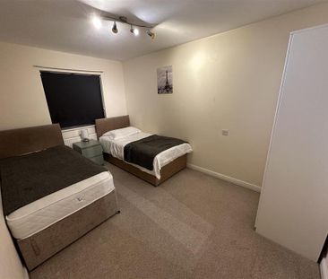 3 bedroom semi-detached house to rent - Photo 4