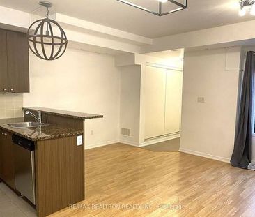 Bathurst/ Finch 2 Bedrooms + Den for RENT! - Photo 3