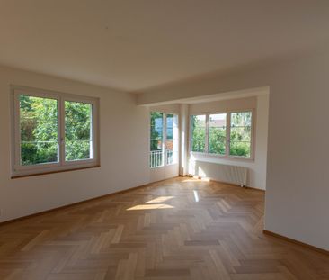 Wohnen mit Weitblick und besonderem Charme – 5.5-Zimmer-Duplex an bester Lage im Spiegel - Photo 1