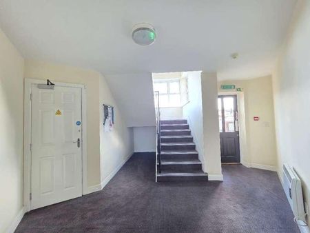 Newlands Close, Hagley, Stourbridge, West Midlands, DY9 - Photo 2