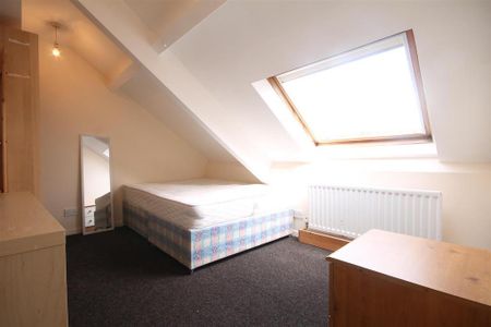 4 bedroom maisonette to rent - Photo 2