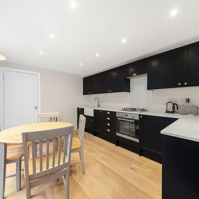 2 bedroom flat to rent - Photo 1