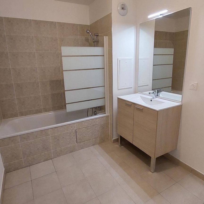 location Appartement T3 DE 60.35m² À LE BLANC MESNIL - Photo 1