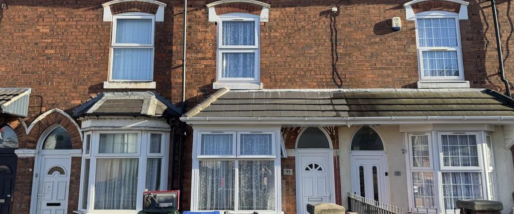 3 bedroom terraced house to rent - Photo 1