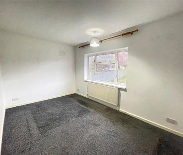 4 bedroom semi-detached house to rent - Photo 2