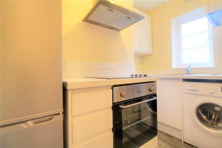 Studio to rent - Photo 2