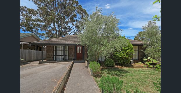 Perfect family home with a view! - Photo 1