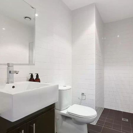 MGM MARTIN - ONE BEDROOM APARTMENT- FULLY FURNISHED (USE B2 ENTRANCE BEHIND THE BUS STOP, UNIT ON LEVEL 5) - Photo 4