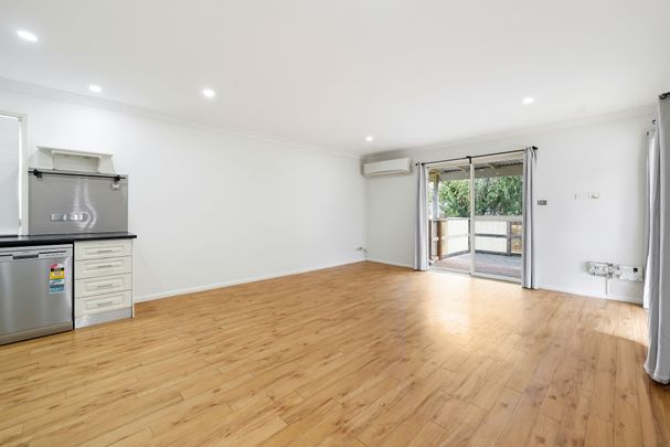 Move Straight In - Perfectly Presented 2-Bedder in Oxley Park ! - Photo 1